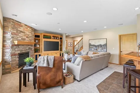 19295 Oak Grove Avenue Prior Lake MN 55372