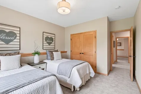 19295 Oak Grove Avenue Prior Lake MN 55372