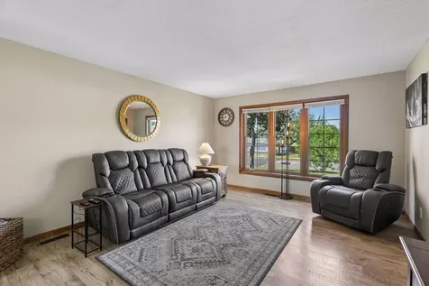 7370 158th Street W Apple Valley MN 55124