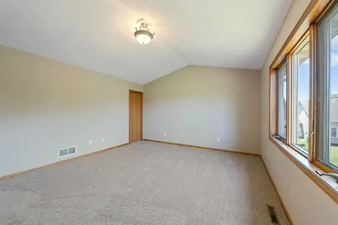 9719 Hillside Trail S Cottage Grove MN 55016