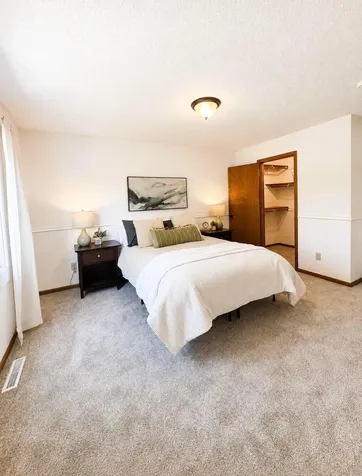 9142 Woodhall Crossing N Minneapolis MN 55443