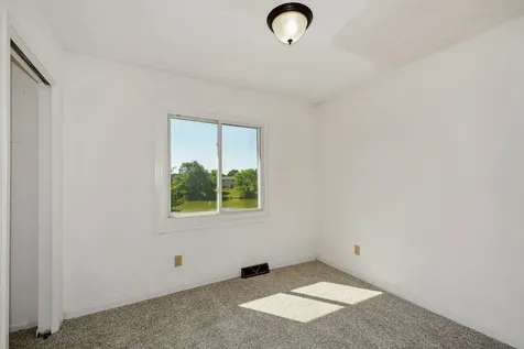 9142 Woodhall Crossing N Minneapolis MN 55443