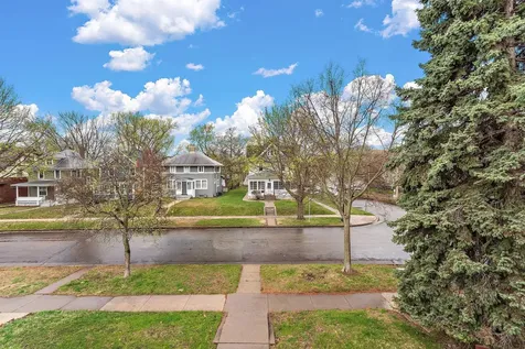 2017 Laurel Avenue Saint Paul MN 55104