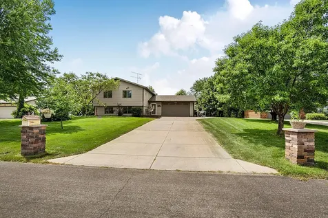 1735 Hazelwood Circle Saint Cloud MN 56303