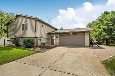 1735 Hazelwood Circle Saint Cloud MN 56303
