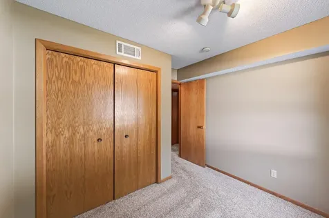 8087 Curtis Lane Eden Prairie MN 55347