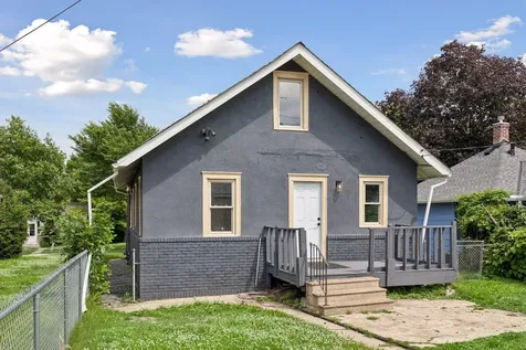 3823 Dupont Avenue N Minneapolis MN 55412