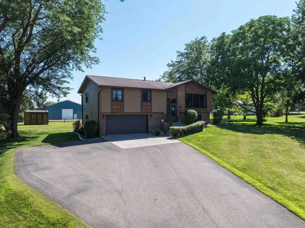 207 Maple Avenue SW Elysian MN 56028