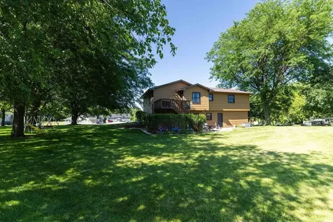 207 Maple Avenue SW Elysian MN 56028