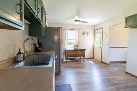207 Maple Avenue SW Elysian MN 56028