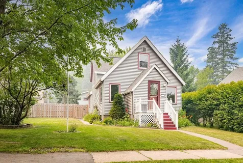 1217 E 10th Street Duluth MN 55805