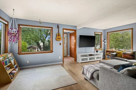 1217 E 10th Street Duluth MN 55805