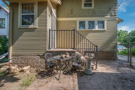 406 W Lewis Street Mankato MN 56001
