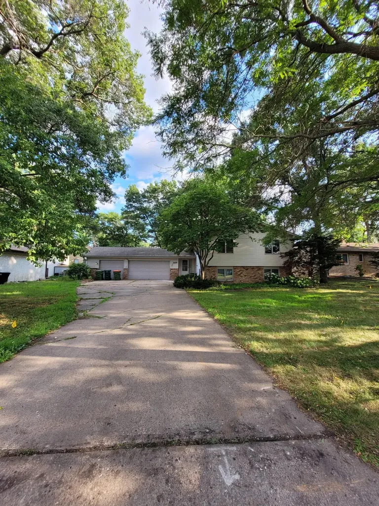 820 86th Lane NW Coon Rapids MN 55433
