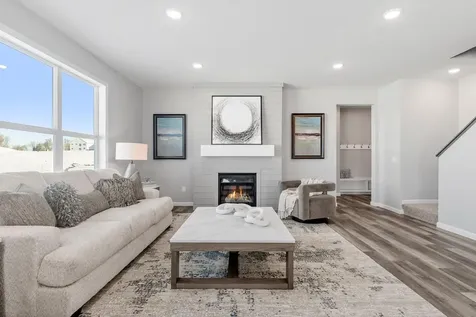 913 Buffalo Street NW Delano MN 55328
