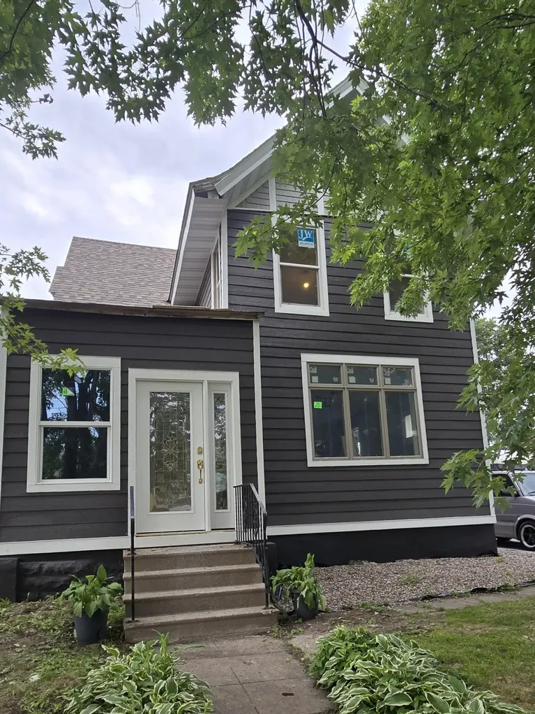 12 Oakley Avenue Saint Paul MN 55104