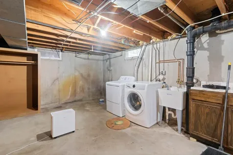 27 Maple Drive Esko MN 55733
