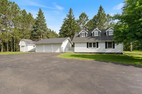 27 Maple Drive Esko MN 55733