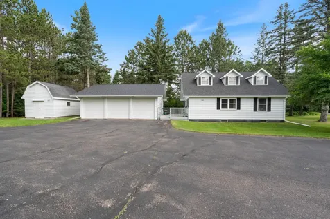 27 Maple Drive Esko MN 55733