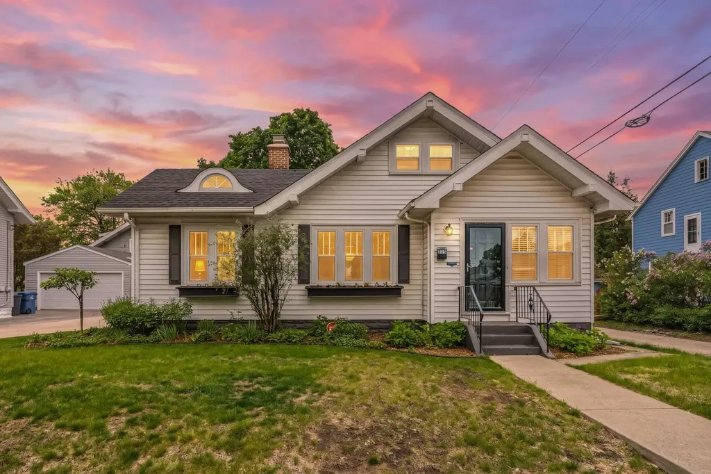 215 E 48th Street Minneapolis MN 55419