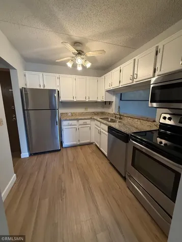 10511 Cedar Lake Road Minnetonka MN 55305
