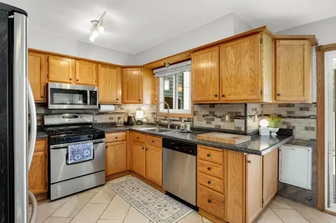 936 Monterey Court S Shoreview MN 55126