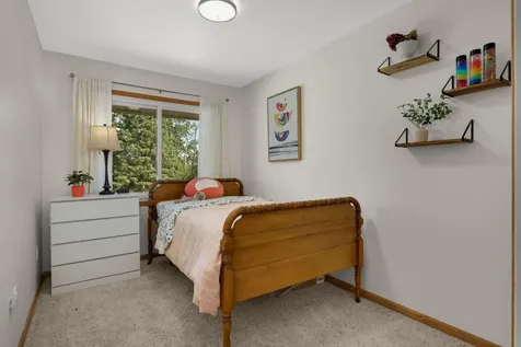 936 Monterey Court S Shoreview MN 55126