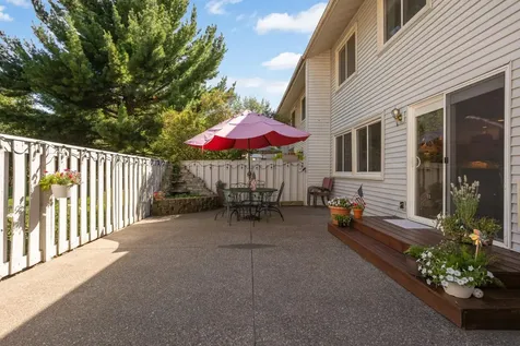 936 Monterey Court S Shoreview MN 55126