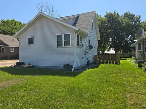 729 4th Avenue Brewster MN 56119