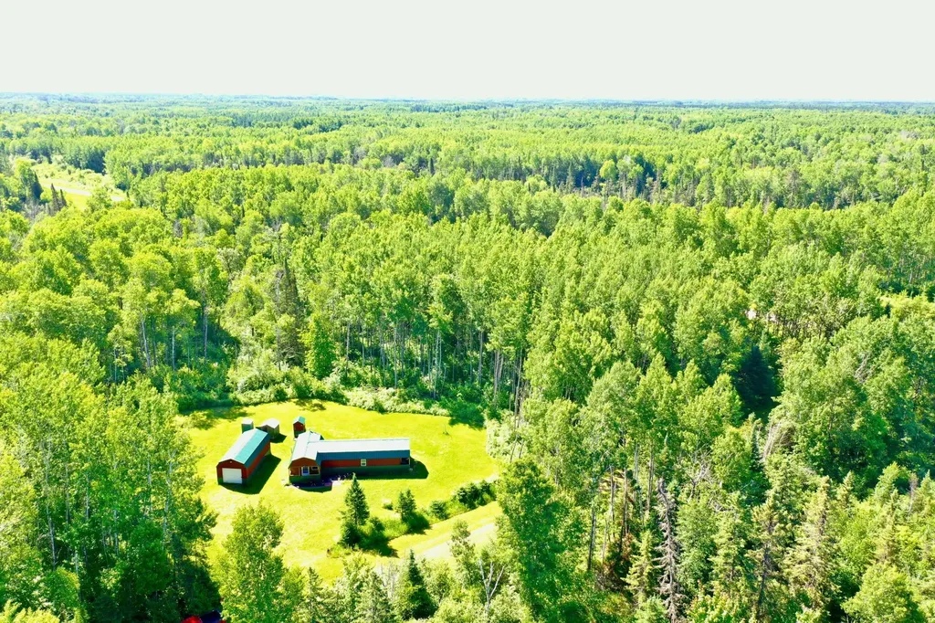 2359 County Road 8 Holyoke MN 55749