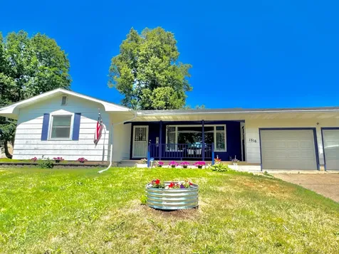 1516 Wellington Crescent Faribault MN 55021