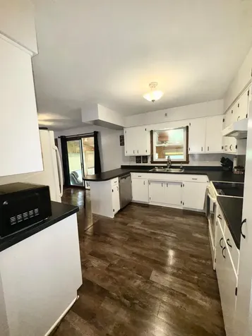 1516 Wellington Crescent Faribault MN 55021