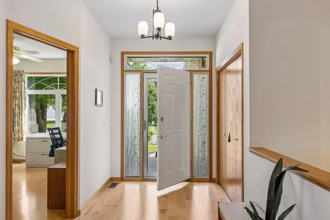 810 Monet Court Mendota Heights MN 55120