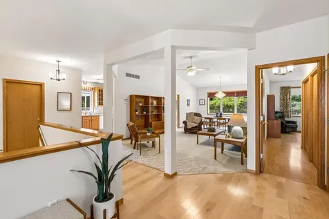 810 Monet Court Mendota Heights MN 55120