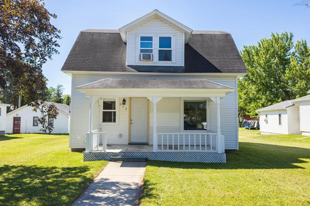 313 Minnesota Avenue E Sebeka MN 56477
