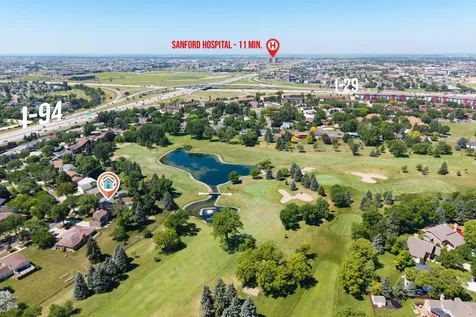 124 Prairiewood Drive S Fargo ND 58103