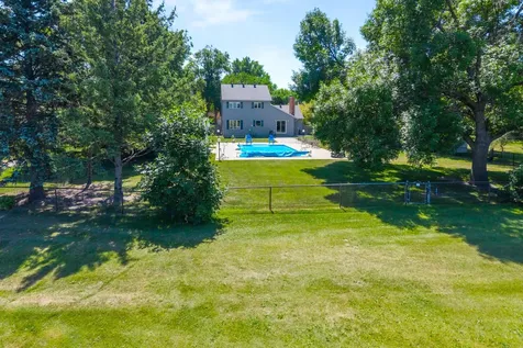 124 Prairiewood Drive S Fargo ND 58103