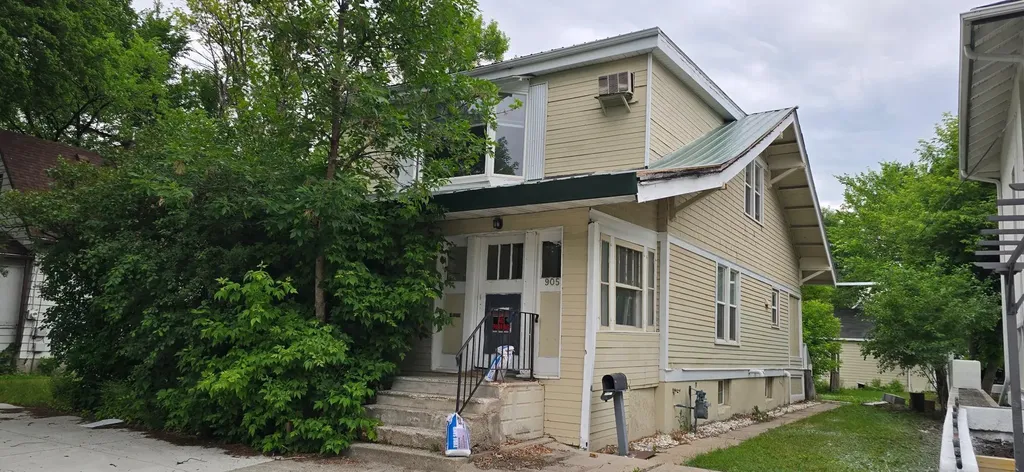 905 College Street N Fargo ND 58102