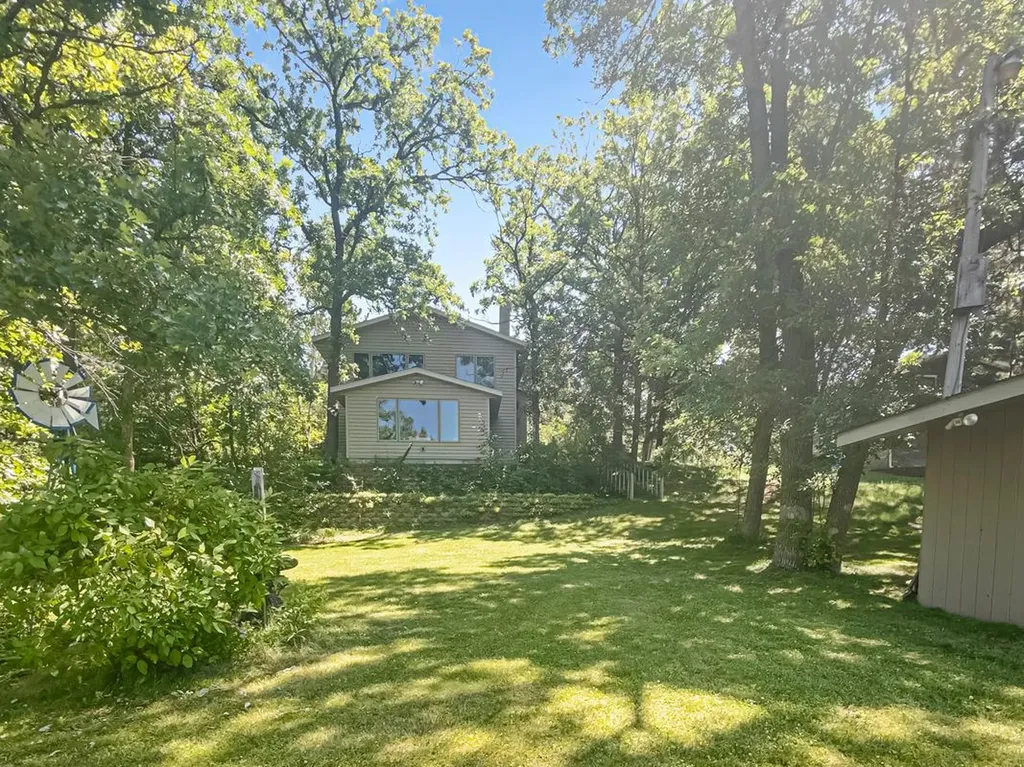 36975 Taylors Beach Road Menahga MN 56464