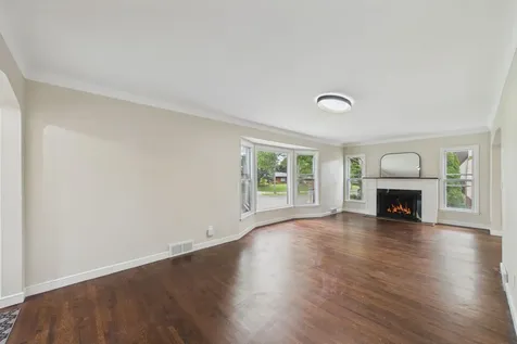 1599 Highland Parkway Saint Paul MN 55116
