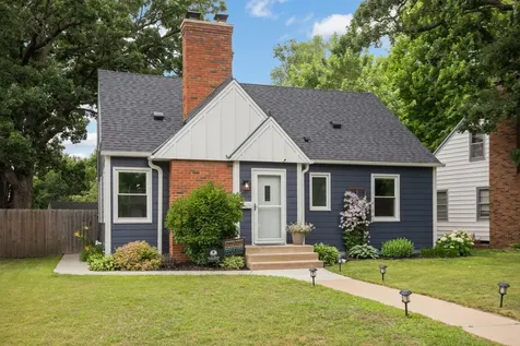 4225 Ewing Avenue N Robbinsdale MN 55422