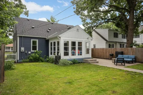 4225 Ewing Avenue N Robbinsdale MN 55422