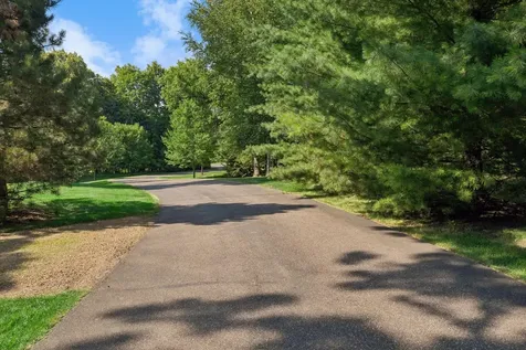 465 Spring Hill Road Wayzata MN 55391