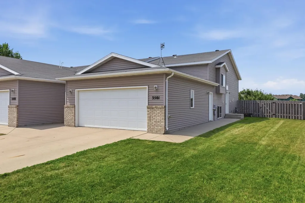 3501 10th Street S Moorhead MN 56560