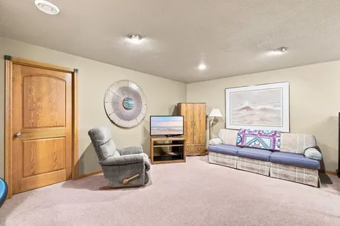 624 Levander Way South Saint Paul MN 55075