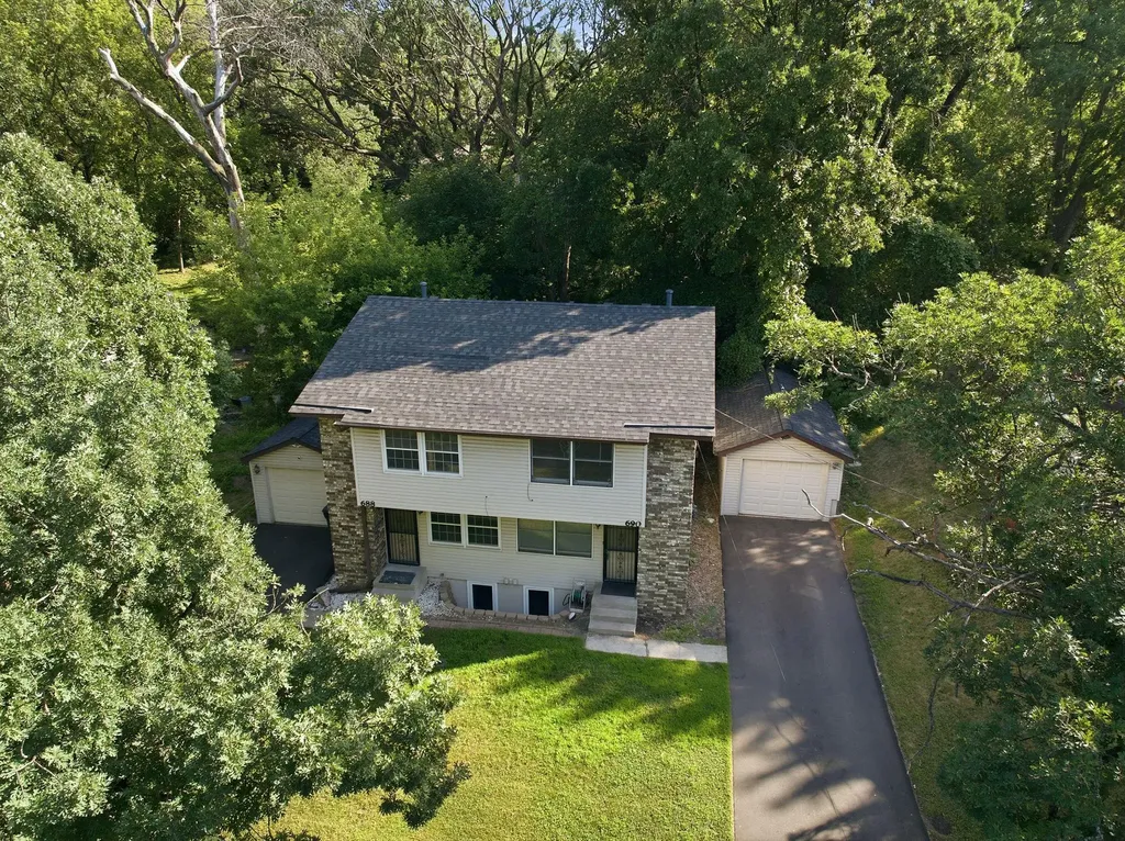 688-690 Burlington Road Saint Paul MN 55119