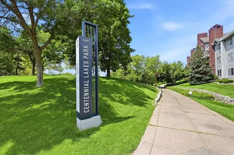 7540 Edinborough Way Edina MN 55435