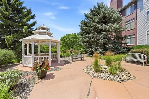 7540 Edinborough Way Edina MN 55435