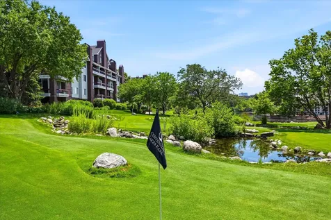 7540 Edinborough Way Edina MN 55435