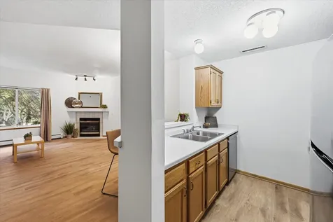 7540 Edinborough Way Edina MN 55435